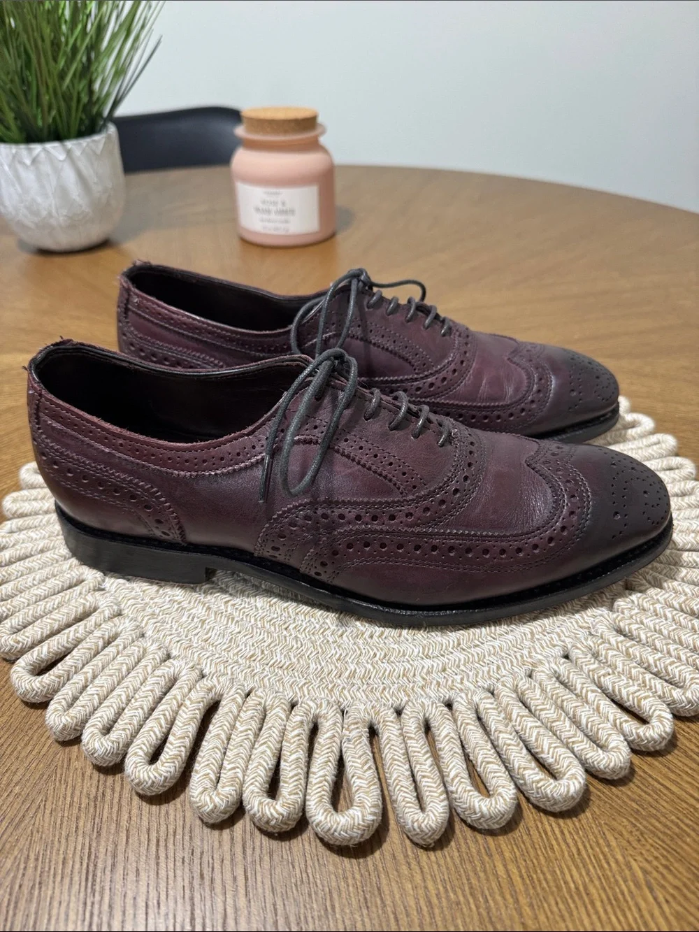 VINTAGE Allen Edmonds 8 D purple independence collection wing tip Oxford shoes